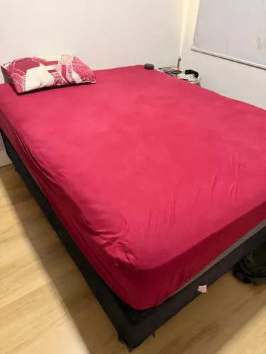 Vendo cama Queen 1,58m - Colchão de qualidade 