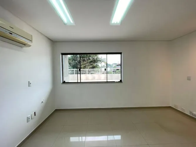Locação comercial: sala comercial para área médica // Ariribá // Balneário Camboriú
