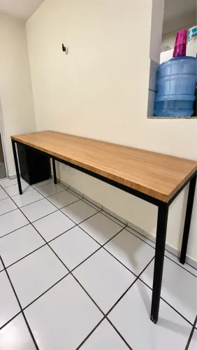 Mesa de escritório em MDF