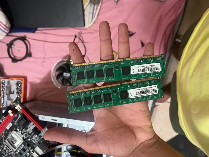 RAM ddr5 4gb