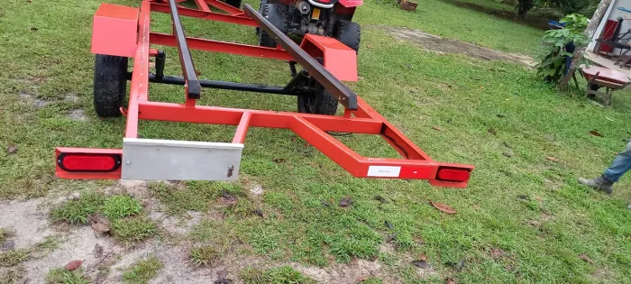 Vendo carretinha pra bote de alumínio documentada