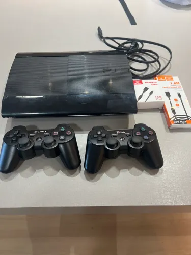 PS3 Desbloqueado HEN com todos os cabos e 2 controles