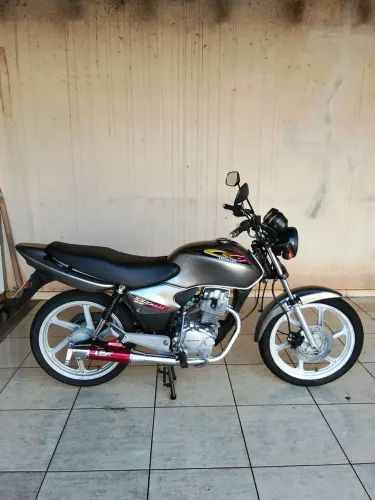 VENDO CG TITAN KS 2001