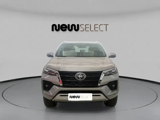 Toyota Hilux SW4 SRX 4X4 2.8 TDI 16V Dies. Aut. 2024