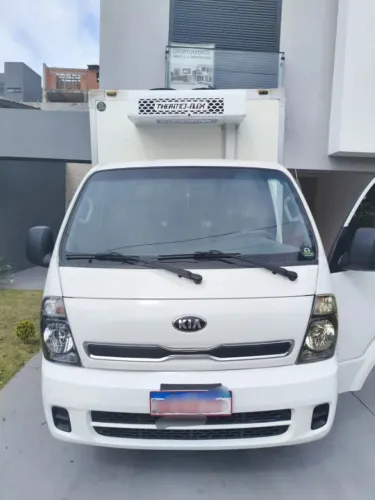 Caminhão Kia Bongo 2021 Com Baú Refrigerado 