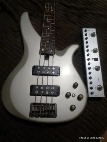 Baixo Yamaha trbx 374 + pedaleira Tank B