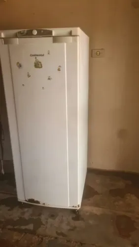 Vendo esta geladeira não entrego