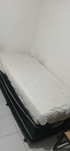 Cama box de solteiro com colchão
