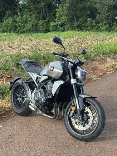Honda CB1000R 2023 Prata 1.920km Igual 0km