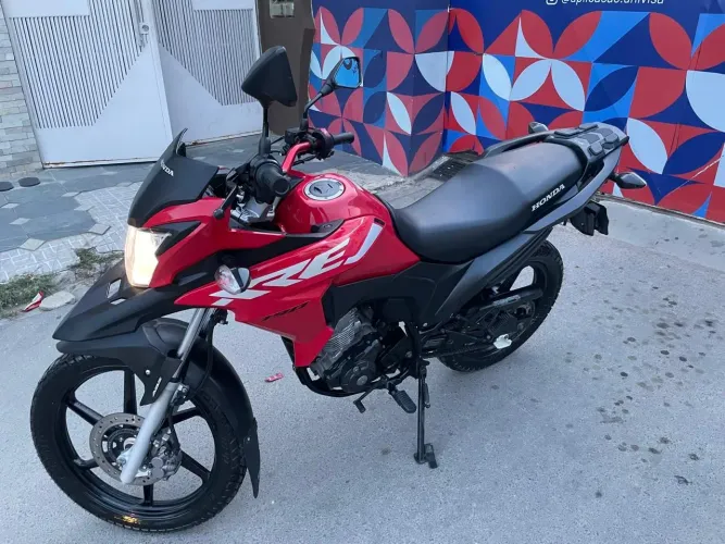 Vende-se xre 190 2024, estado impecável, sem nenhum detalhe.