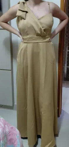Vestido dourado longo