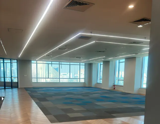Sala comercial na Avenida das Nações Unidas, N. 12901 - Torre Oeste - Conjunto 141 600 m²