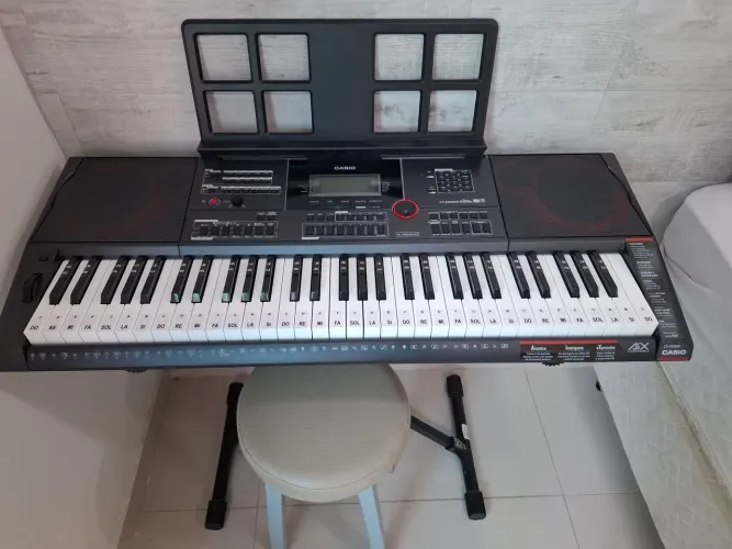 Vendo teclado Profissional Casio CT-X5000 novo.
