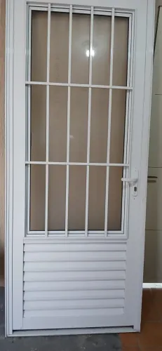 Porta Social de Abrir com Postigo Grade Classic - Branca -Sasazaki