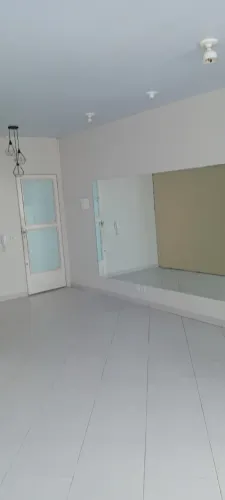Duas Salas Comerciais conjugadas junto a Intendente Magalhães 30m2 , com Ar e Internet