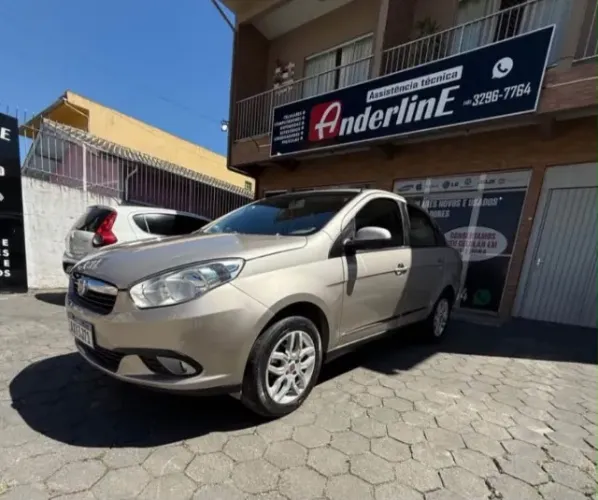 Fiat Grand Siena Essence 1.6 Flex 16V 2014