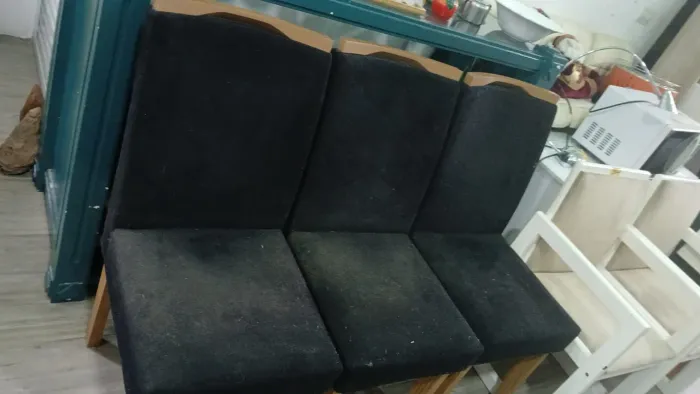 Vendo conjunto 6 cadeiras tem que parafusar cadeiras boas
