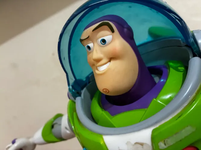 Boneco Buzz Lightyear