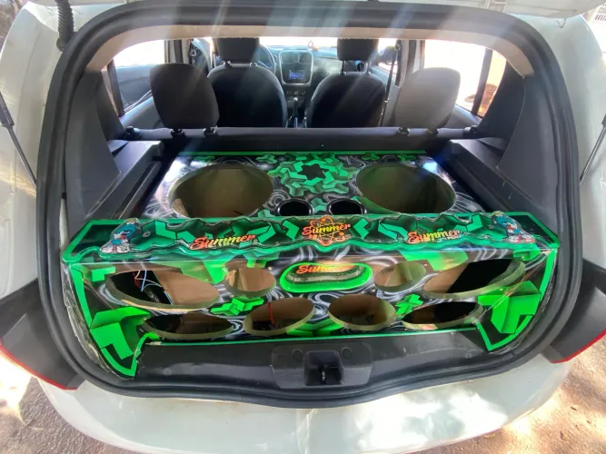 Madeiramento som automotivo
