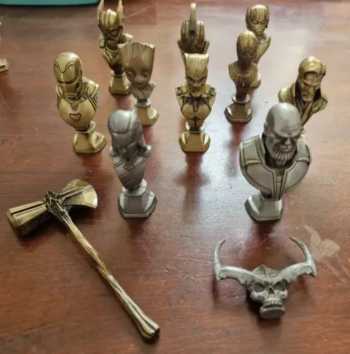 Miniaturas / Mini Bustos Omelete Box da Marvel e DC (LEIA A DESCRIÇÃO)