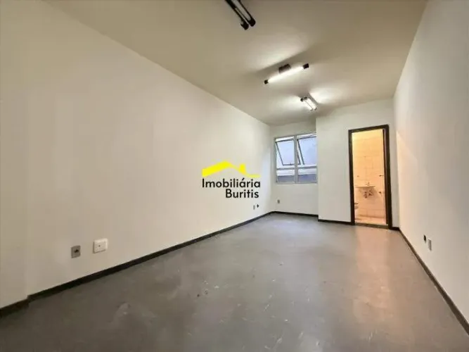 Sala Comercial à Venda no Estoril | 31 m² | 1 Vaga de Garagem