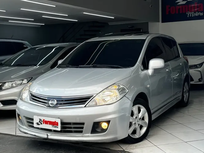 Nissan Tiida SL 1.8/1.8 Flex 16V Aut. 2012