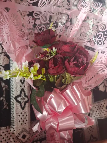 Buquê de rosas falsas