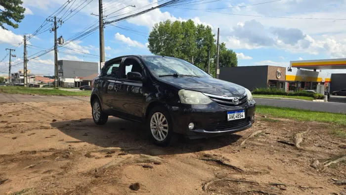 Toyota Etios XLS 1.5 Flex 16V 5P Mec. 2013