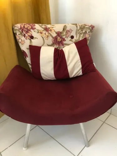 Poltronas com almofadas