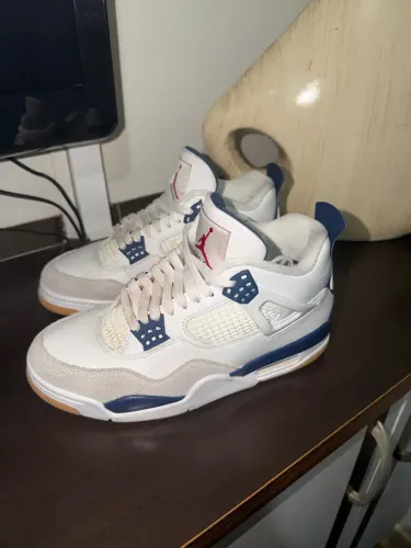 Air Jordan 4