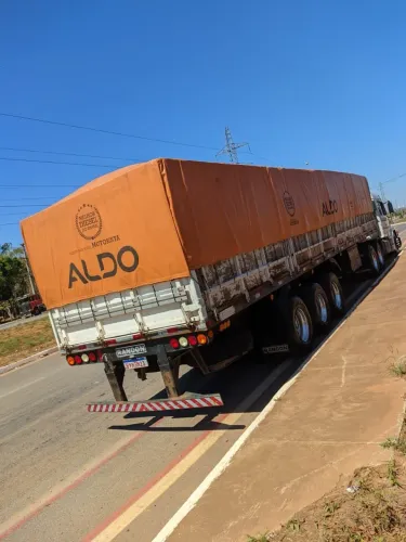 VENDE-SE CARRETA GRANELEIRA RANDON 96