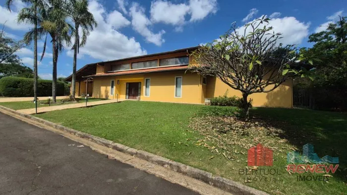 Casa para aluguel com 5 quartos sendo 4 suítes, 6 vagas. Condomínio Village Visconde de It