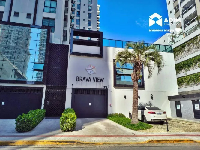 Apartamento 3 dormitórios, semi mobiliado, sacada com churrasqueira e 2 vagas. Praia Brava