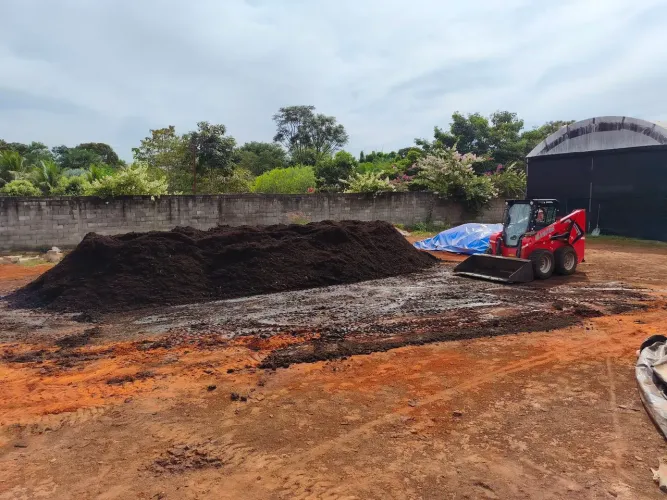 Composto Orgânico tipo "BOKASHI" com Biochar, Leonardita, Algas e Fertipeixe