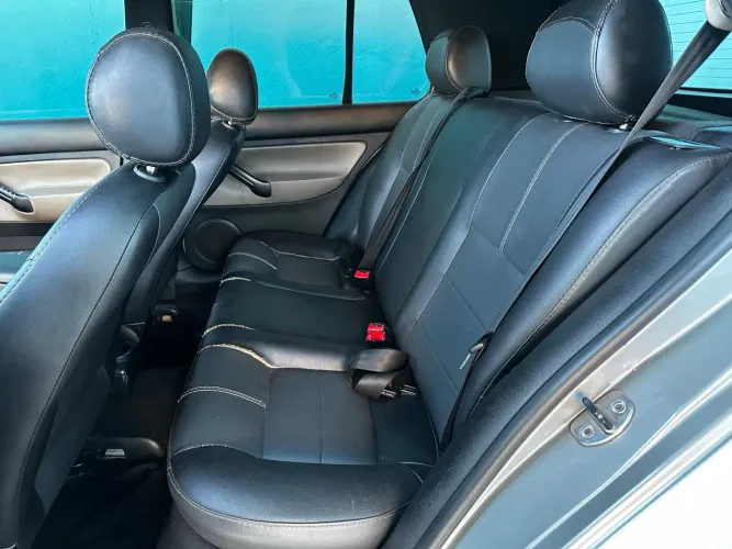 Volkswagen Golf Sportline 1.6 MI Total Flex 8V 4P 2008