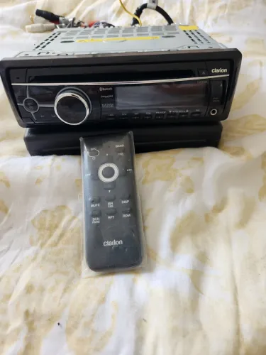 Kit Radio CD player com 2 alto falantes, amplificador e um connector Bluetooth 