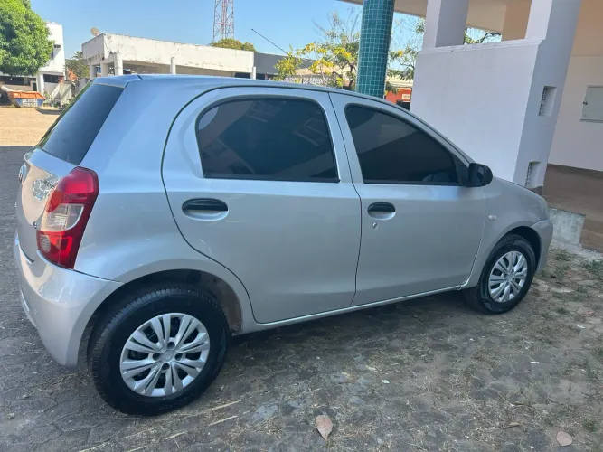 Toyota Etios 1.3 Flex 16V 5P Mec. 2013