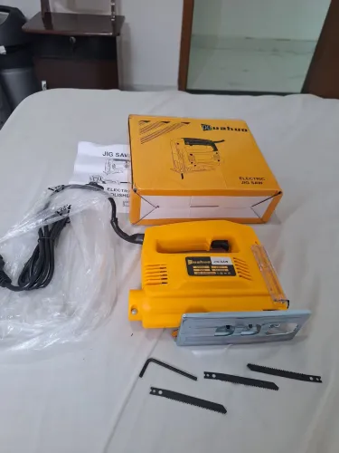 Vendo serra tico-tico nova na caixa nunca foi usada 220V completa 