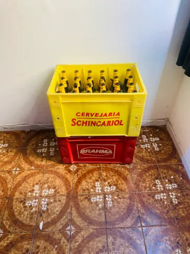Caixa de cerveja com vasilhames
