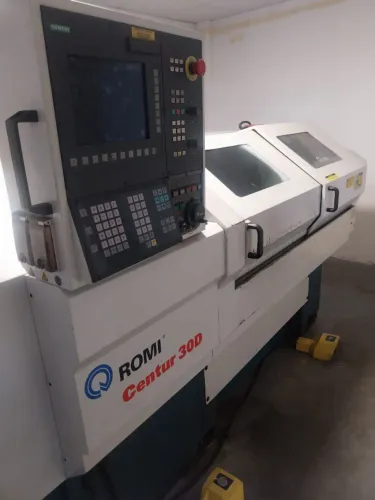 TORNO CNC ROMI CENTUR 30D HIDRÁULICO