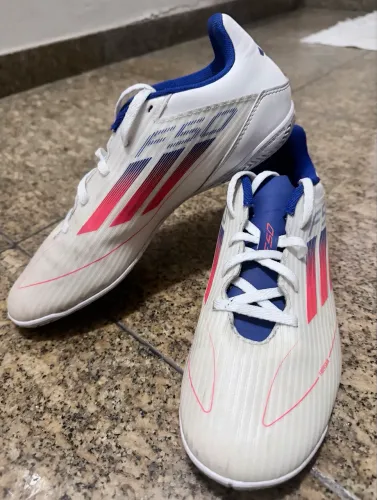 Chuteira adidas F50 futsal tam. 39