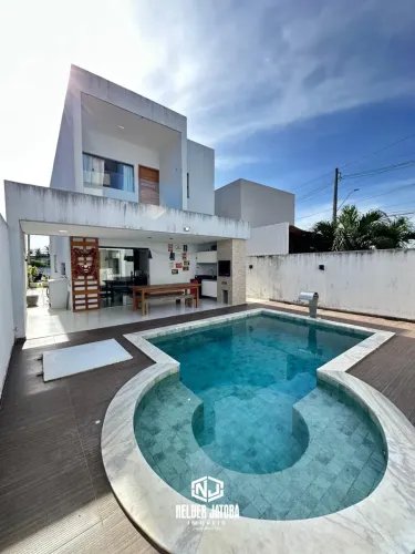 Jardim América | 240m² | 4 Quartos | Piscina