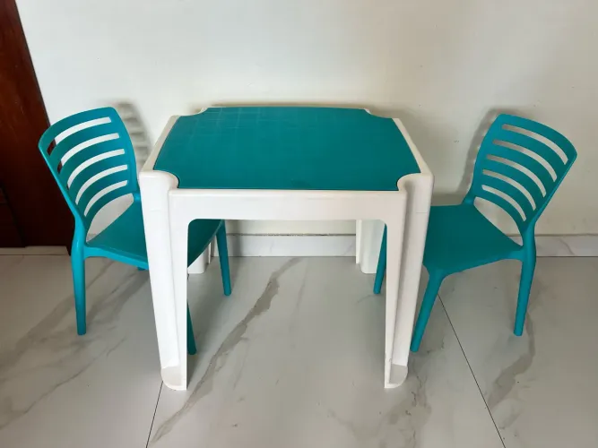 Conjunto Infantil Tramontina - Mesa com 2 Cadeiras