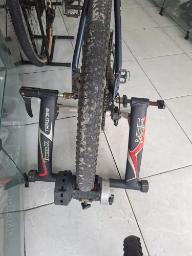 Rolo para treinar com bicicleta 