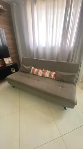 Vendo BARATO Sofá-cama para 3 pessoas em ótimo estado de conservação!