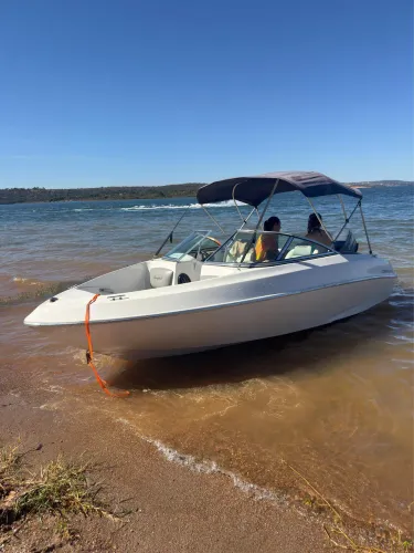 Ventura 175 Motor 90HP Ano: 2011