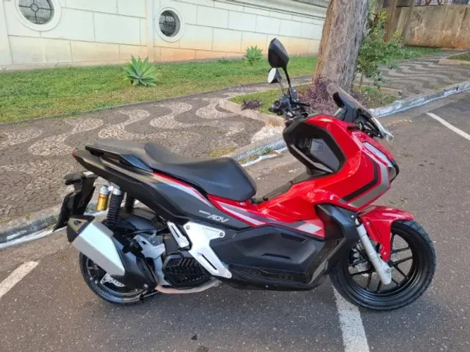 Honda ADV 150 *Único Dono* (Financio e Parcelo no Cartão de Crédito)
