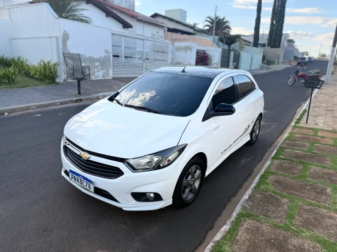 Chevrolet Onix Hatch Effect 1.4 8V Flex Mec. 4P 2018