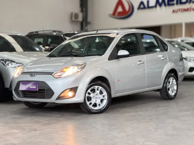 Ford Fiesta Sedan 1.0 8V Flex 4P 2011