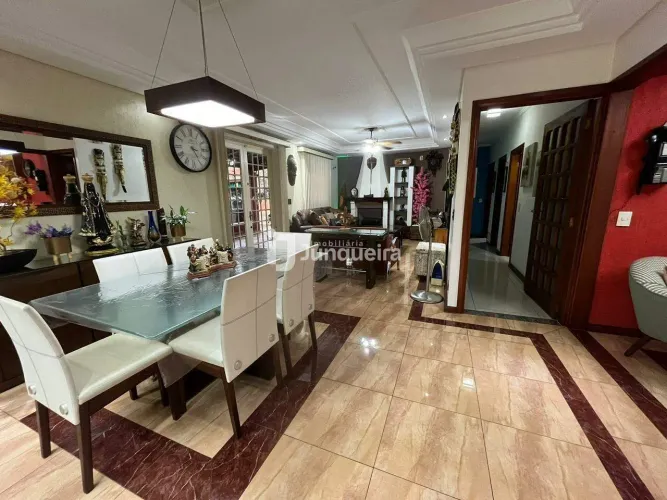 Casa em Condomínio com 5 Quartos em Piracicaba Dois Córregos